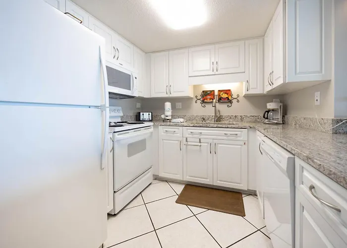 Apartment Island Winds West 574