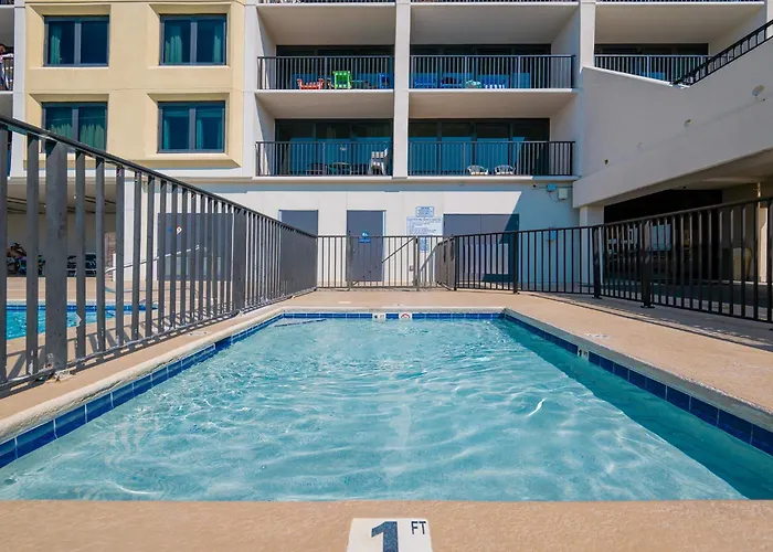 Apartment Island Winds West 574 *